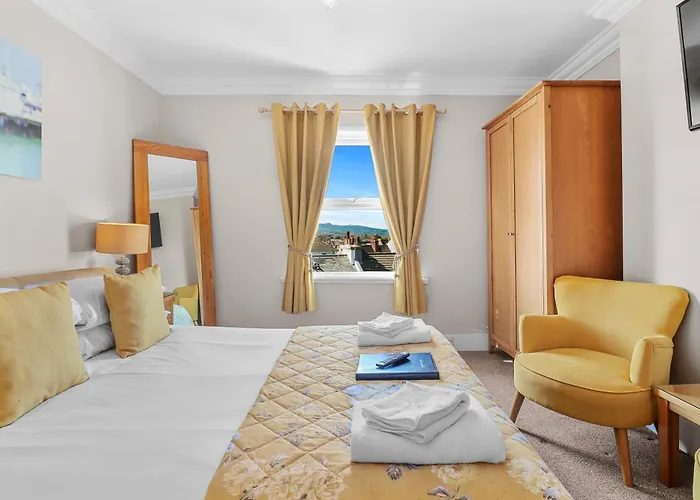 Top Hotels in Eastbourne with Swimming Pools