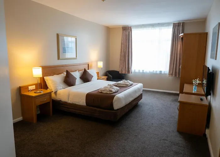 Best Hotels in Plympton, Plymouth Near Attractions